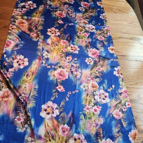 2/$20 SALE! Gorgeous Silk Scarf - Picture 1 of 11